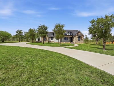 Photo 2 of 34 at 485 Post Oak Street - 4 bed 3 bath home