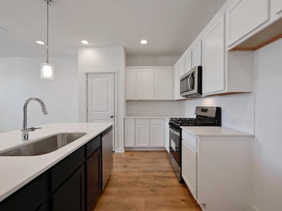 Property photo 4 at 488 Orleanian DR Unit #B - 3 bed 2 bath home