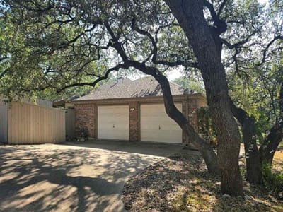Photo 3 of 10 at 4904 Backtrail Dr - 5 bed 4 bath home