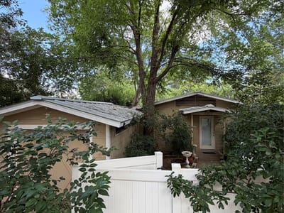 Living area at 4907 W Market DR - 3 bed 1 bath home