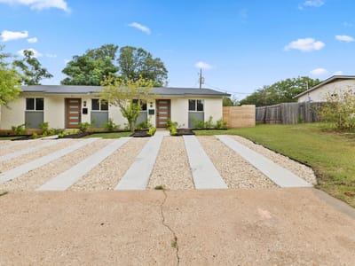 Living area at 4908 Hawk CV - Glenwood Square, Austin, TX