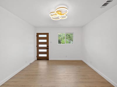 Property photo 4 at 4908 Hawk CV Unit #1 - 2 bed 1 bath home