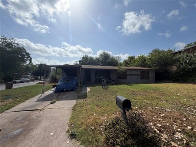 Property photo 2 at 4909 Eastdale DR - 7 bed 2 bath home