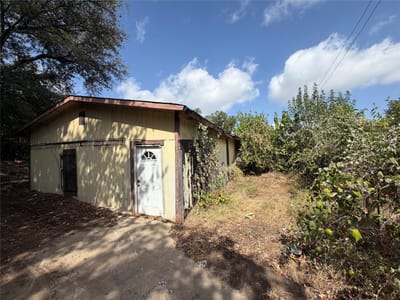 Property photo 4 at 4909 Eastdale DR - 7 bed 2 bath home