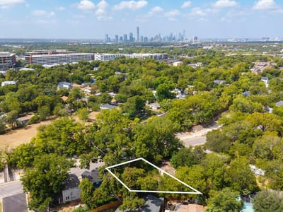 Photo 4 - 4910 Sara DR Photo 4 of 10 at 4910 Sara DR - Austin, Austin, TX