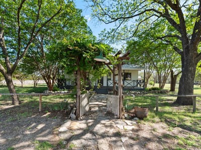 Living area at 4923 County Road 110 - 3 bed 2 bath home