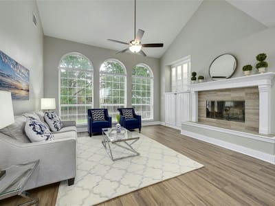 Living area at 4933 China Garden Dr - 5 bed 2 bath home