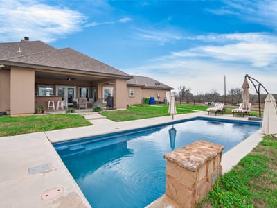 Living area at 494 Flash CIR - 4 bed 3 bath home