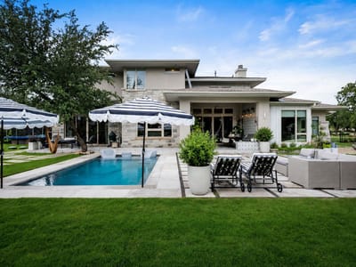 Living area at 495 Bunker Ranch BLVD - 5 bed 4 bath home