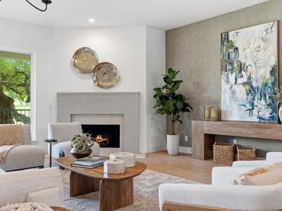 Living area at 50 Tiburon DR - 3 bed 3 bath home