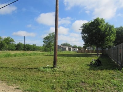 Primary bedroom at 500 Arnold DR - Bartlett, Bartlett, TX