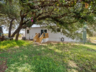 Living area at 500 Dallas St - 3 bed 2 bath home