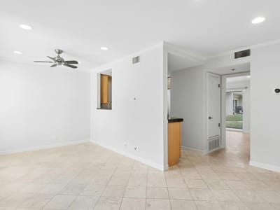 Property photo 3 at 500 E Riverside DR Unit #114 - 1 bed 1 bath home