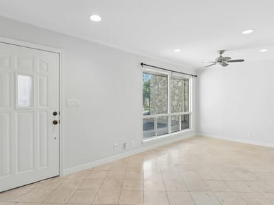 Property photo 4 at 500 E Riverside DR Unit #114 - 1 bed 1 bath home