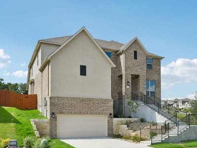 Living area at 500 Frio Springs TRL - 6 bed 4 bath home