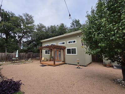 Living area at 500 Russet Valley DR - 3 bed 2 bath home