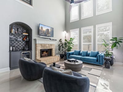 Living area - 5000 Mission Oaks Blvd Unit #30 Living area at 5000 Mission Oaks Blvd Unit #30 - 3 bed 2 bath home