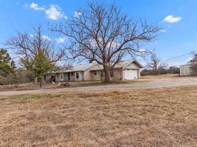Living area at 501 County Road 176 - 3 bed 2 bath home
