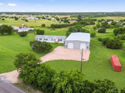 Property photo 2 at 501 County Road 248 - 4 bed 2 bath home
