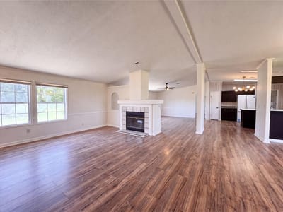 Property photo 4 at 501 County Road 248 - 4 bed 2 bath home