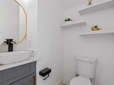 Primary bedroom at 501 E Burton ST - 3 bed 2 bath home