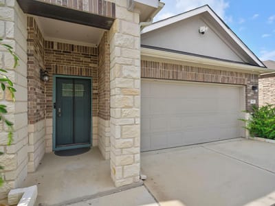 Living area at 501 Emerald CV - 4 bed 2 bath home