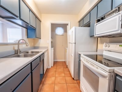 Primary bedroom at 501 W 26th St Unit #323 - 2 bed 2 bath home