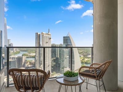 Living area at 501 West Ave Unit #3403 - 3 bed 3 bath home