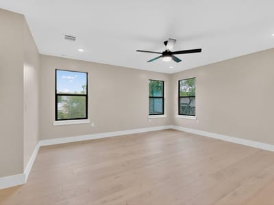 Living area at 5018 Highland CT - 3 bed 2 bath home