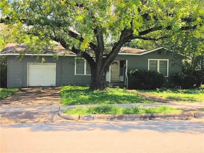 Kitchen at 5019 W Frances Pl - 3 bed 1 bath home