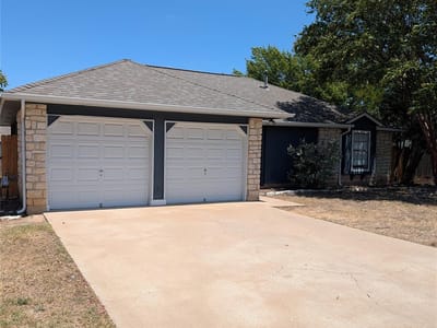 Property photo 2 at 502 Dry Creek CV - 3 bed 2 bath home