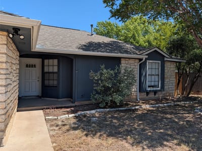 Property photo 3 at 502 Dry Creek CV - 3 bed 2 bath home