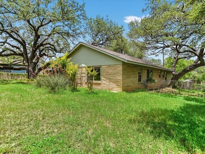 Primary bedroom at 502 Sunset CIR - 3 bed 2 bath home