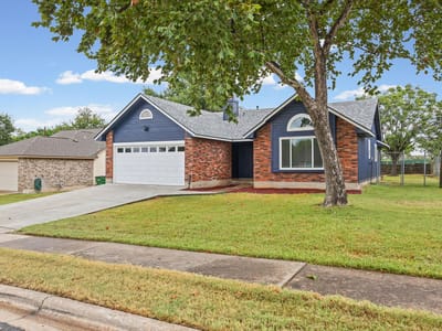 Photo 2 of 31 at 503 Dover LN - 3 bed 2 bath home
