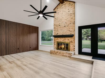Property photo 2 at 503 Elm ST - 4 bed 2 bath home