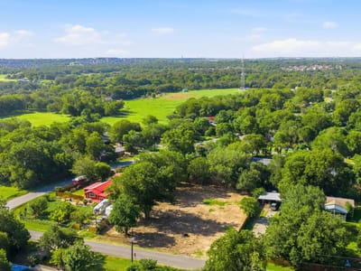 Primary bedroom at 503 Hickory Ridge RD - Twin Creek Park Sec 02, Manchaca, TX