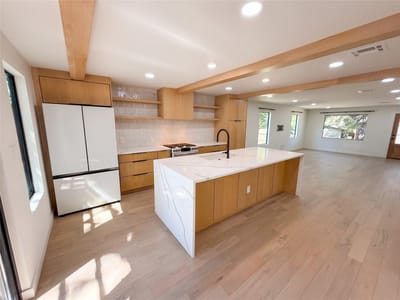 Photo 2 of 22 at 503 S Park DR - 3 bed 2 bath home