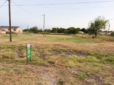 Property photo 4 at 503 W Brook ST - Montgomery Add, Bartlett, TX
