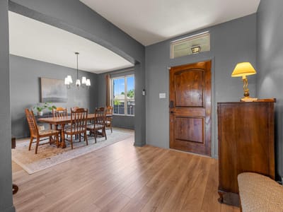 Living area at 5030 Dickinson LOOP - 6 bed 3 bath home