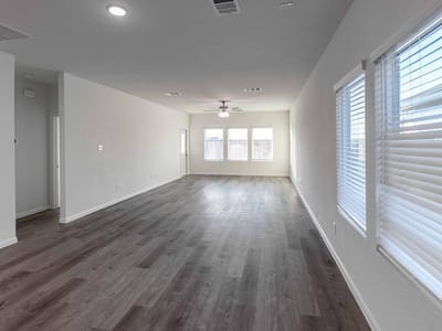 Living area at 504 Estuary Dr - 4 bed 2 bath home