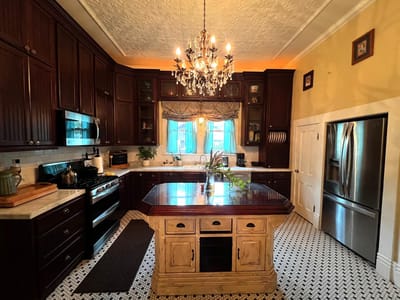 Bathroom at 504 South Franklin - 5 bed 3 bath home