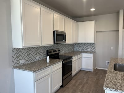 Property photo 5 at 504 Star Garnet DR - 4 bed 2 bath home