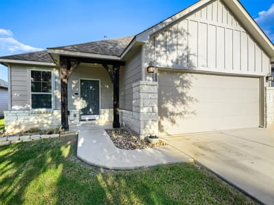 Photo 3 of 33 at 505 Coffee Berry DR - 3 bed 2 bath home