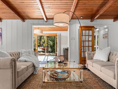 Living area at 505 Deer Lake RD - 4 bed 3 bath home