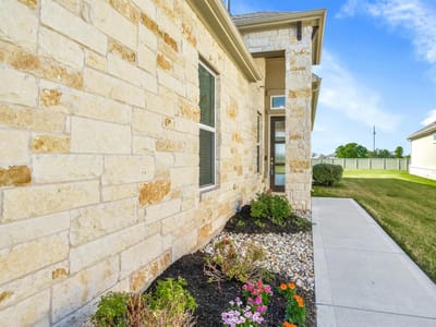 Property photo 3 at 505 Faith DR - 2 bed 2 bath home