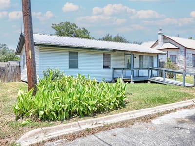 Property photo 2 at 505 Kellett Ave - 3 bed 1 bath home