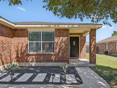 Property photo 2 at 505 Washington Square DR - 3 bed 2 bath home