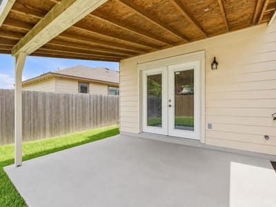 Living area at 506 Glacier Point TRL - 4 bed 2 bath home