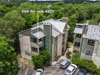 Living area at 506 W San Antonio ST Unit #205 - 2 bed 2 bath home