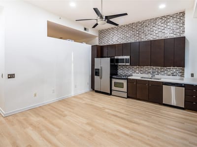Property photo 3 at 507 Sabine ST Unit #404 - 1 bed 1 bath home